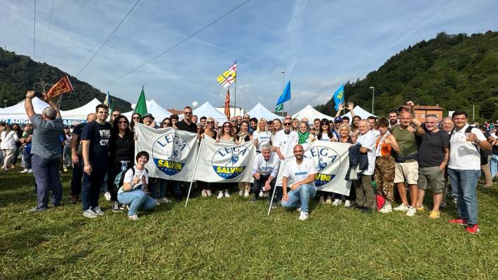 Anche tanti leghisti di Parma sul "pratone" di Pontida