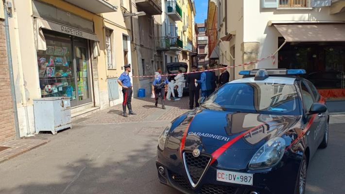 Fidenza, trovata in casa morta forse da due, tre settimane