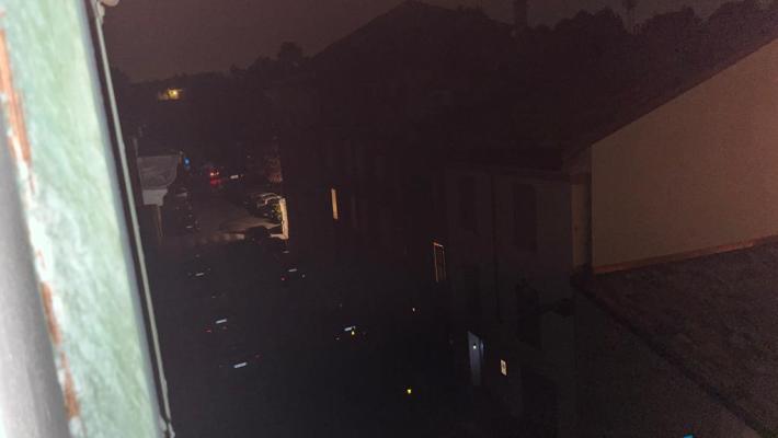 Strade dell’Oltretorrente completamente al buio, "non proprio il massimo della sicurezza"