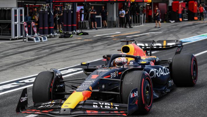 Verstappen mostra i muscoli, pole al Gp del Giappone