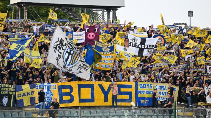 Parma concreto e maturo: espugna lo Zini 2-1 (Hernani e Man) e continua la fuga in testa - Risultati e classifica