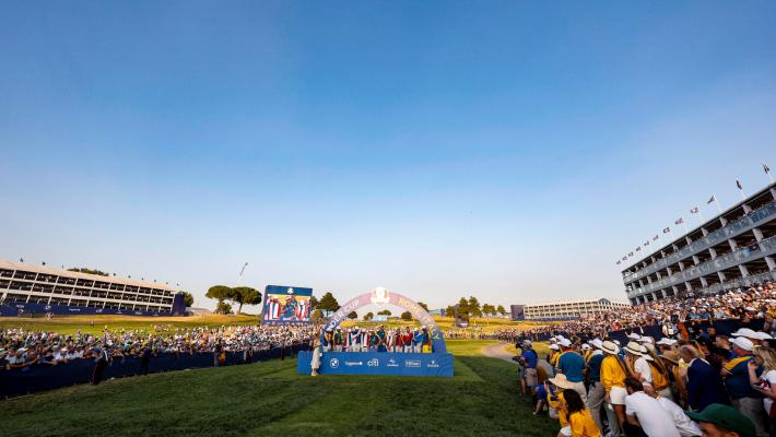 A fuoco una delle tribune allestite per la Ryder Cup