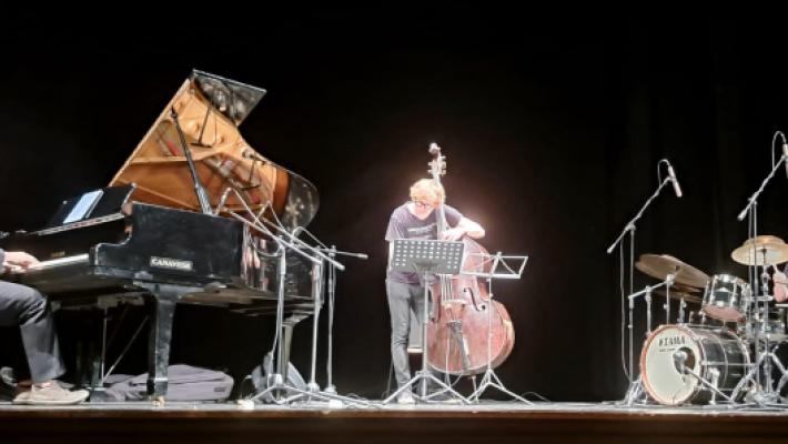 Linea C Acoustic Trio 
