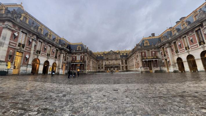 Francia: allerta bomba alla Reggia di Versailles 