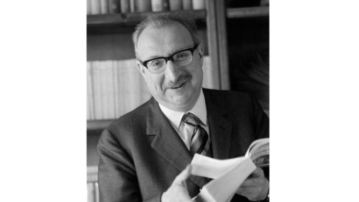 Giorgio Manganelli e i «poeti miracolati» sulla Gazzetta  