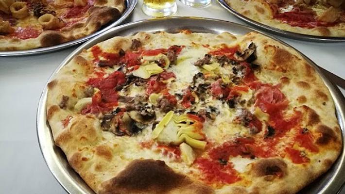 Sottile e tirata. Ecco l'altro volto della buona pizza