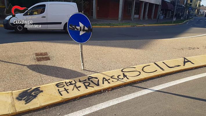 &ldquo;Arrabbiato&rdquo; con l&rsquo;incrocio si improvvisa writers e lo imbratta: denunciato dai carabinieri