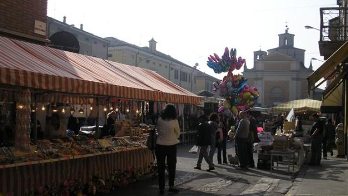 A Montecchio bancarelle, luna park e tanto gusto: torna la fiera di San Simone - Il programma 