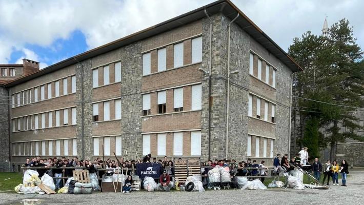  «Zappa Fermi», i ragazzi vanno a caccia di rifiuti 