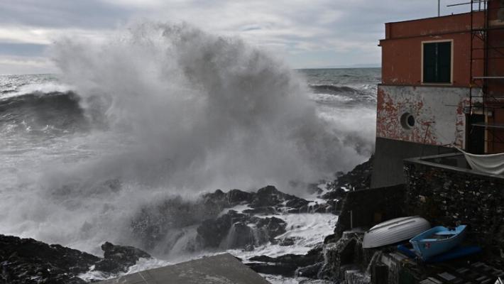 Maltempo, in Liguria alberi caduti, piccole frane e allagamenti