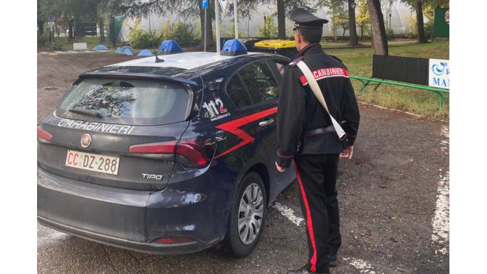Violenze sui genitori anche davanti ai fratelli minori: arrestato dai carabinieri