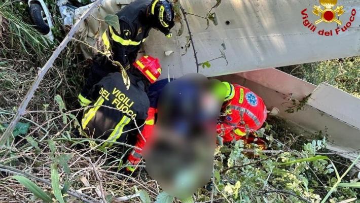Precipita ultraleggero vicino ad Ancona, due feriti