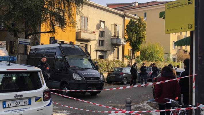 In corso lo sgombero nell'immobile occupato di via Liguria