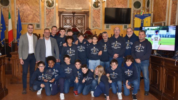 Crocetta under 12 premiata in Comune per lo scudetto