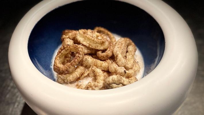 Pasta soffiata alla cannella in latte di cocco e mandorla