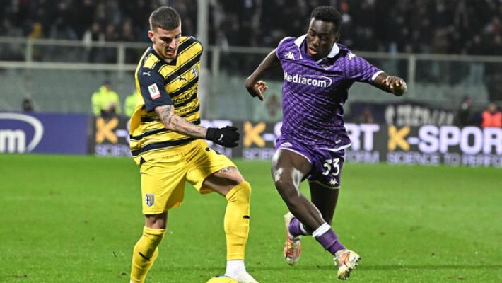 Si ferma agli undici metri il sogno del Parma. La Fiorentina vince ai rigori e passa ai quarti