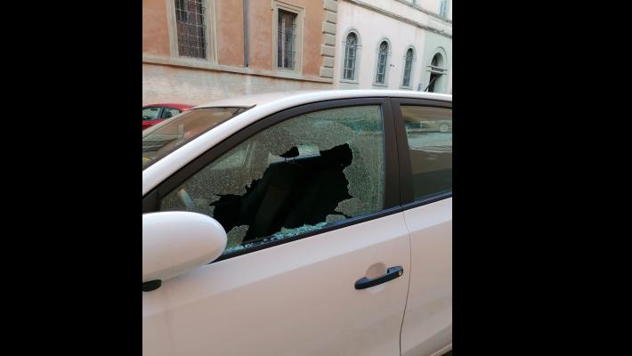 Questa mattina in borgo della Orsoline: "Ecco il regalo di Natale..."