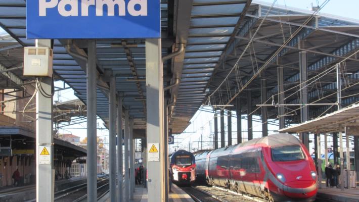 Trenitalia potenzia i collegamenti fra l'Emilia-Romagna e le località di vacanze. Le novità per Parma tra "Frecce" e Intercity 