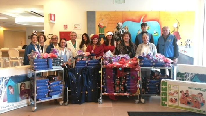 Con AGD Parma odv un carico di doni per i bambini ricoverati nei reparti pediatrici del Maggiore