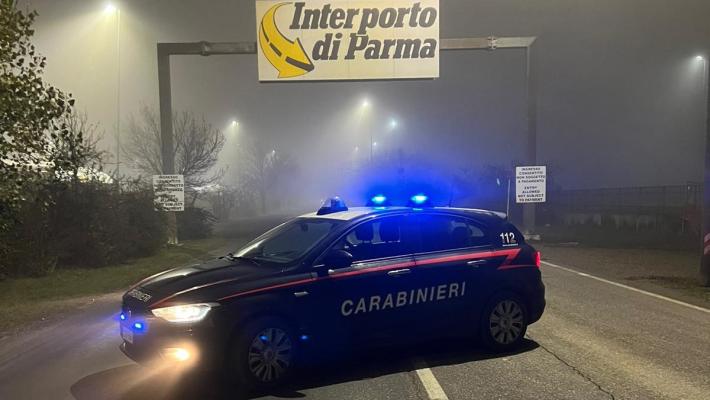 Fontanellato: l’amico lo sbatte furi di casa e lui lo va a cercare al lavoro e lo prende a pugni. Denunciato 33enne nigeriano