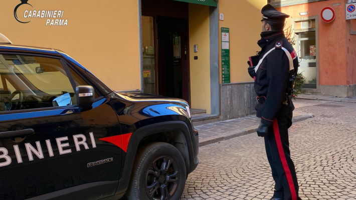 Tenta di aprire un conto corrente con un documento falso: denunciato 20enne egiziano