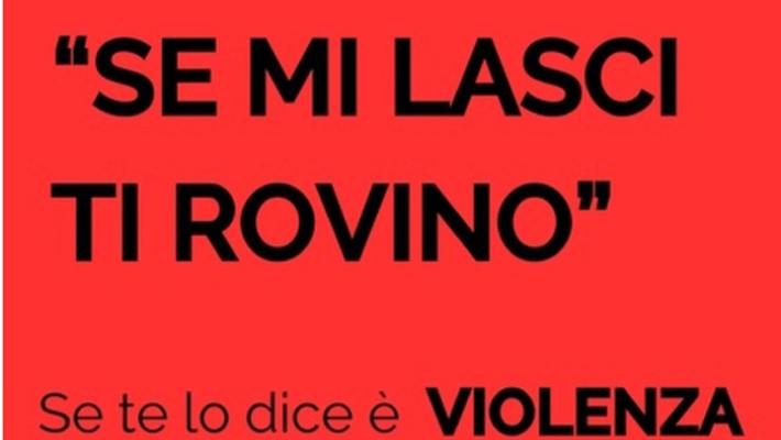 Le parole che feriscono le donne diventano 12 manifesti rossi