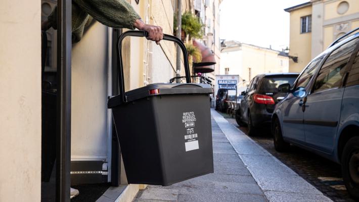 Neviano, novità sui rifiuti: la raccolta diventa "porta  a porta", si aggiunge  l'organico e cambiano i bidoni