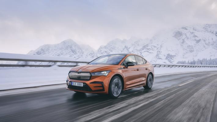 Più autonomia e potenza per Skoda Enyaq
