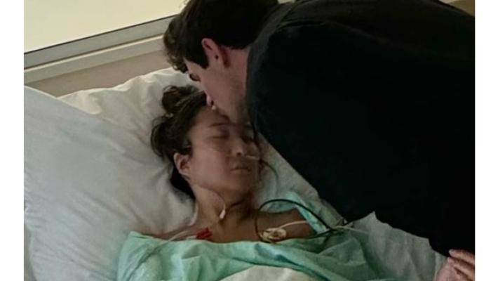 Ashley Park di Emily in Paris grave in ospedale a Dubai