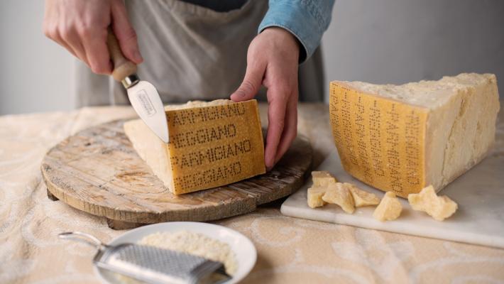 Il Consorzio del Parmigiano spegne 90 candeline a Taste 