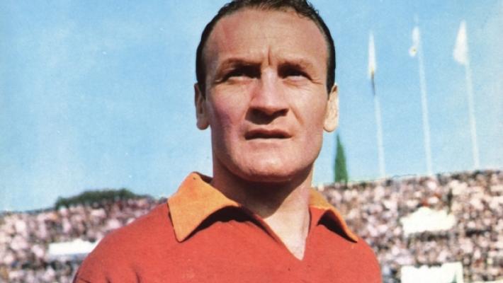 Addio a Giacomo Losi, storico capitano della Roma. Era nato a Soncino nel Cremonese