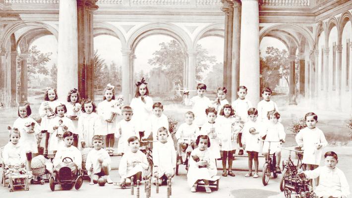 1941 Bimbi all'asilo in palazzo Sanvitale
