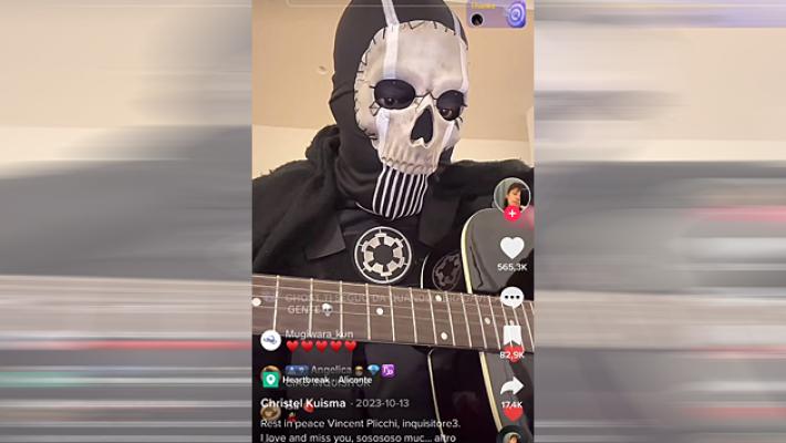 Vincent, il tiktoker bolognese che si &egrave; tolto la vita in diretta social: "Dal telefono 'elementi sconcertanti, aveva subito angherie e minacce molto grav&igrave;"
