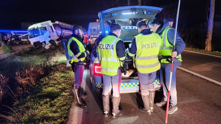 Incidente sulla via Emilia a Sanguinaro: soccorritori al lavoro 