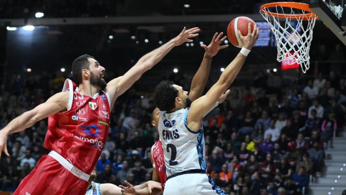 Basket: 72-77 a Milano, Gevi Napoli vince la Coppa Italia