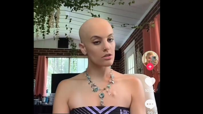 Addio a Cat Janice, la cantante fenomeno su TikTok era malata di sarcoma:  al figlio i proventi dell'ultima canzone 