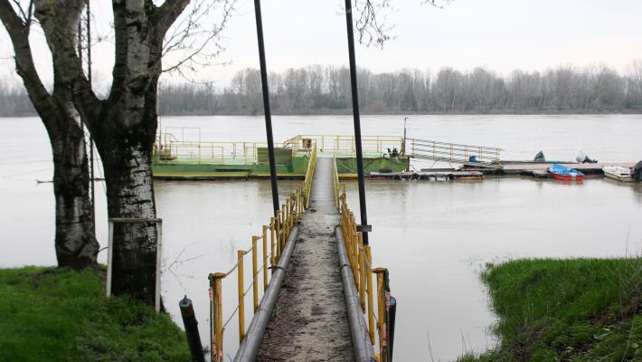 La piena del Po ha superato Borgoforte. Aipo: "Prudenza nelle aree golenali"