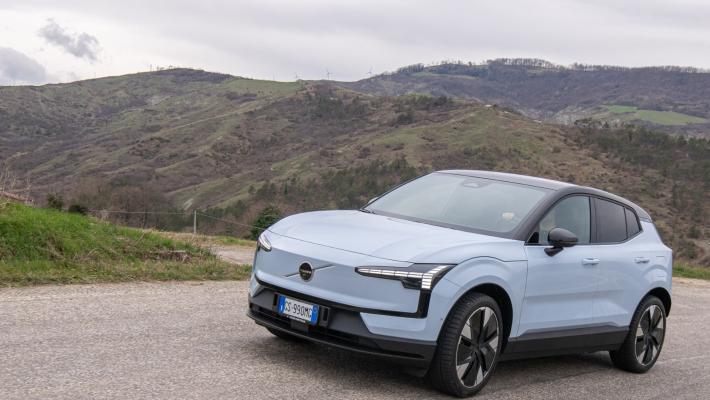 Volvo EX30, minimalismo svedese per l'elettrica della svolta