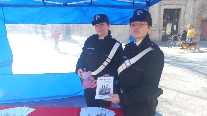 Parma: festa della donna: stand dei carabinieri a sostegno di ogni vittima di violenza