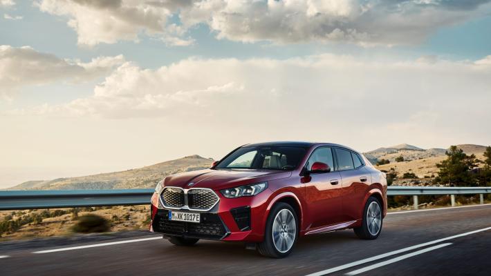 Anche Bmw X2 cede al fascino del Suv coupé
