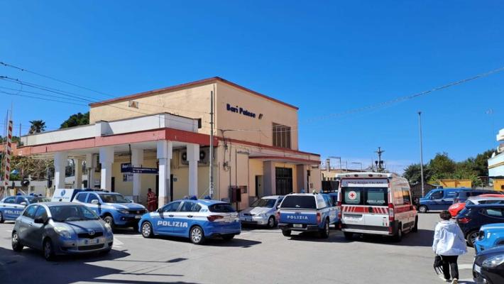 Allarme bomba in stazioni Puglia, s'indaga per terrorismo