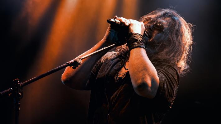 Gianluca Grignani prosegue residui di rock’n’roll il nuovo tour nei principali club italiani