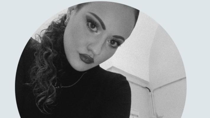 Ragazza trovata impiccata, 'con lei in casa poche ore prima'
