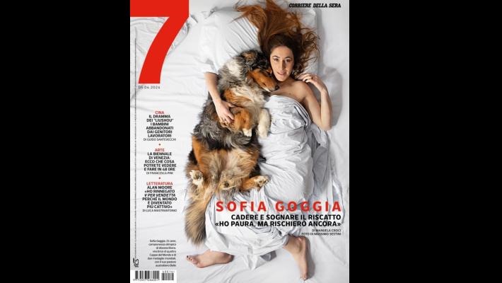 Errore nel fotoritocco: Sofia Goggia con due piedi sinistri sulla copertina di Sette. E la Rete si fa due risate: "Deve essere difficile sciare in quelle condizioni"
