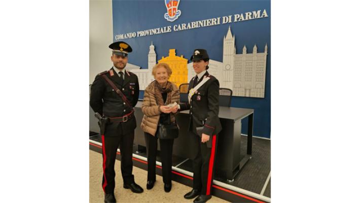 Parma: “Una giornata particolare” restituiti ad una 84enne toscana tutti i gioielli che due truffatori le avevano sottratto con la truffa del finto carabiniere