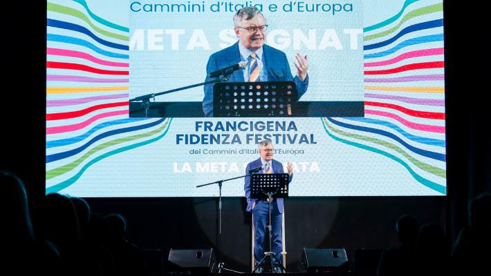 Francigena Festival, PalaPratizzoli gremito per Barbero superstar