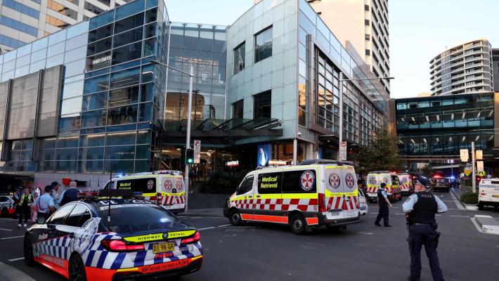 Attacco in un centro commerciale a Sydney: diverse persone accoltellate