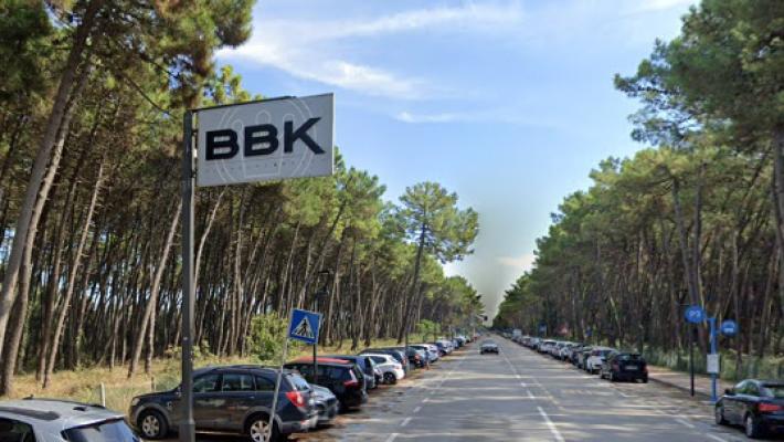 A fuoco il magazzino di uno stabilimento balneare nel Ravennate