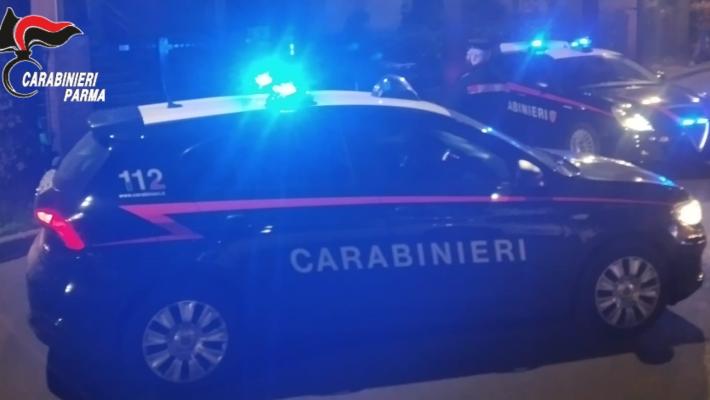 Mette in vendita un divano e un tavolino su internet: raggirato, ricarica la carta PostePay dell'acquirente. Denunciata 30enne