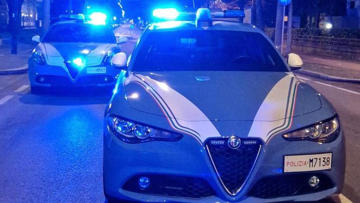 Tira un pugno ad un connazionale e aggredisce i poliziotti: arrestato 37enne marocchino